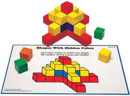 Ensemble de cubes d’activité colorés